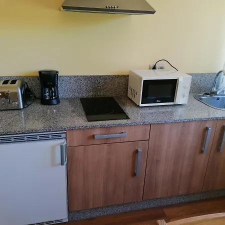 Ay Salvora 아파트 오그로브